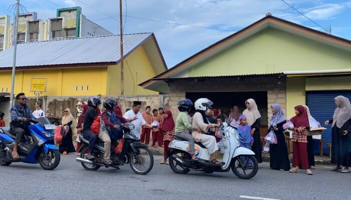 SDN 18 Pangkalpinang Berbagi Takjil dan Santuni Anak Yatim Lewat Program “18 Care”