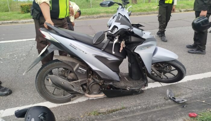 Pengendara Motor Tabrak Mobil Parkir di Deltamas Bekasi, Korban Jalani Operasi