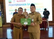 Bupati Blora Serahkan 70 SK Pensiun ASN, Ajak Tetap Mengabdi di Masyarakat