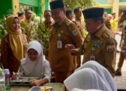 Gubernur Al Haris Tinjau TKA SMP di Jambi, Dorong Pemerataan Mutu Pendidikan
