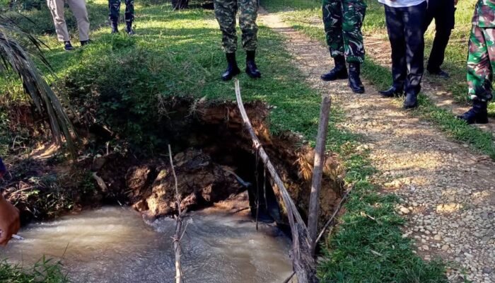Dandim 0416/Bute Tinjau Rencana Lokasi Jembatan Garuda Tahap III dan IV Dusun Peninjau