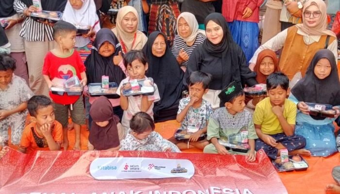 Relawan Gesit Tangerang Berbagi Makanan Bergizi untuk Anak Yatim di Pasar Kemis