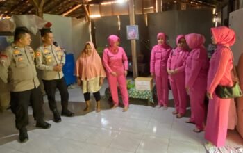 Kapolsek Todanan Bantu Anak Yatim dan Disabilitas di Blora