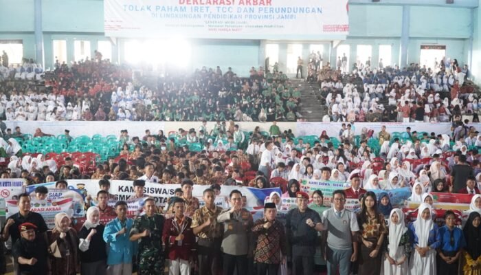 Belasan Ribu Pelajar Jambi Deklarasi Tolak Radikalisme, TCC dan Bullying