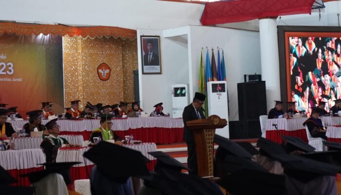 Wagub Sani Hadiri Dies Natalis dan Wisuda UNJA, Tekankan Peran Kampus untuk Pembangunan Jambi