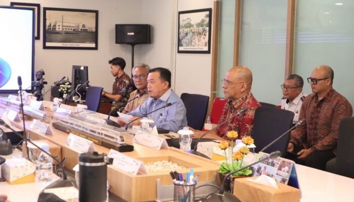 Al Haris Bahas Jalur Kereta Batu Bara Bungo–Kemingkig dengan Kemenhub
