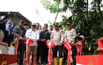 Kapolda Banten Resmikan Jembatan Presisi dan Tanam 1.000 Pohon di Lebak