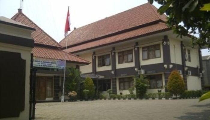 PWHI Soroti Dugaan Mark Up Kamera Rp44 Juta, Camat Karang Tengah Pilih Bungkam