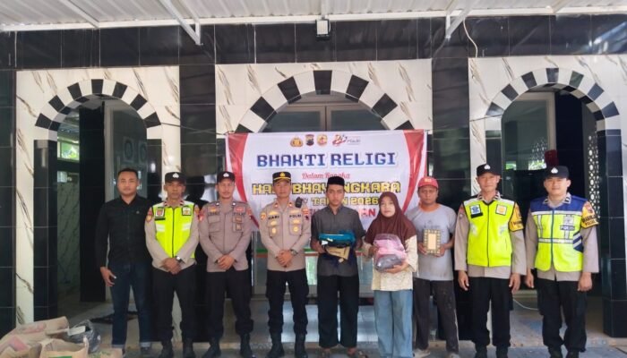 Polsek Todanan Gelar Bhakti Religi di Masjid Roudhotul Madani Sambut Hari Bhayangkara ke-80