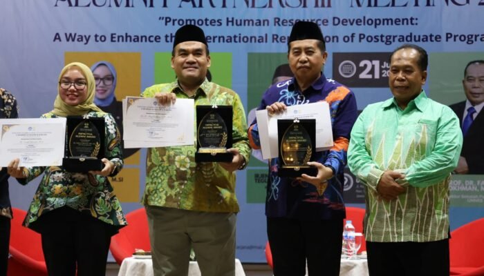 Bupati Blora Raih Impactful UNNES Alumni Award 2026
