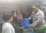 Jaga Jakarta On The Spot, Kapolsek Jatiuwung Salurkan 20 Paket Sembako kepada Warga Cibodas Baru