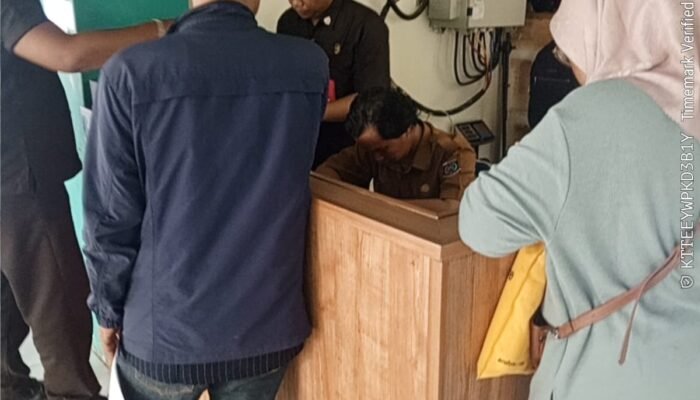 Dinsos Tangsel Disorot, Pegawai Diduga Tertidur Saat Jam Kerja
