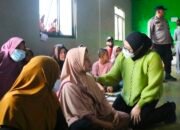Wakil Bupati Intan Tinjau Warga Terdampak Asap Kebakaran TPA Jatiwaringin 13 IMG 20260706 WA0025