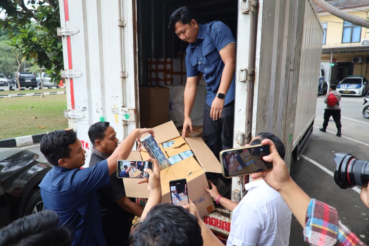 Rokok Ilegal 89 Bal Digagalkan Polda Banten, Tiga Orang Diamankan 1 IMG 20260709 WA0027