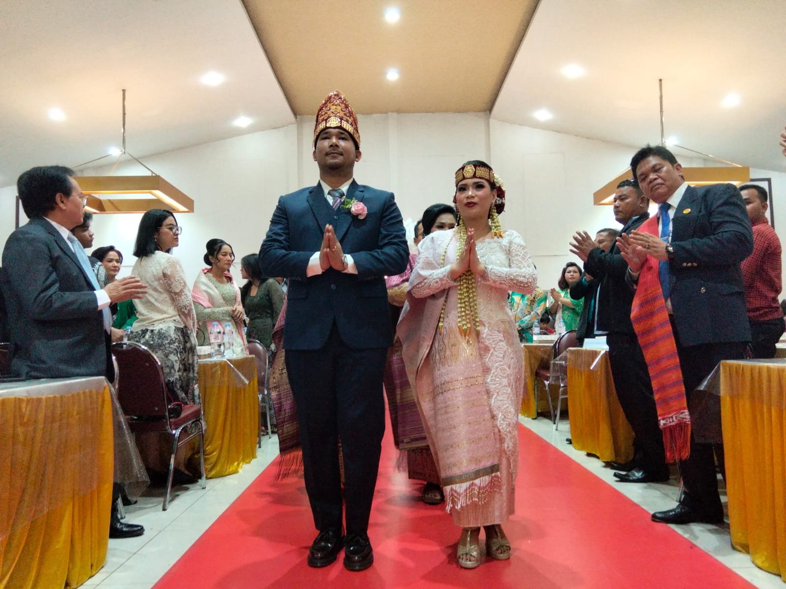 Pernikahan Adat Batak Kajen Andrico Manalu dan Ida Pakpahan Berlangsung Sakral dan Megah di Tangerang 1 IMG 20260711 WA0036