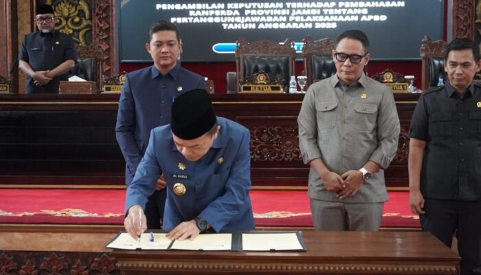 Al Haris Apresiasi DPRD, Ranperda Pertanggungjawaban APBD 2025 Resmi Jadi Perda