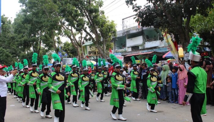 Pawai Pembangunan Bungo: 350 Pleton Meriahkan HUT ke-81 RI, UMKM Ikut Ketiban Berkah