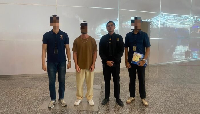 Langgar Izin Tinggal, Pria Kelahiran Israel Pemilik Akun “The Bali Dream” Diusir Imigrasi Ngurah Rai