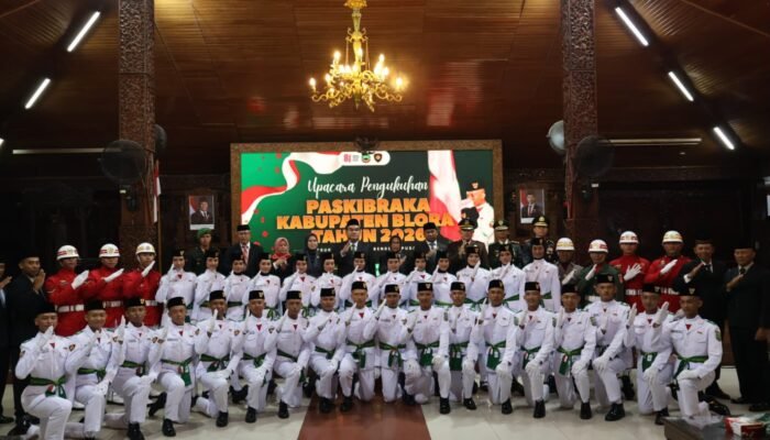 Paskibraka 2026: Siswa Sekolah Rakyat Dipeluk Bupati Blora, Tangis Haru Sang Ibu Pecah