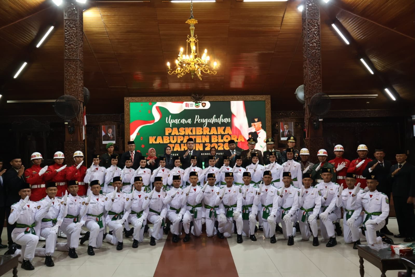Paskibraka 2026: Siswa Sekolah Rakyat Dipeluk Bupati Blora, Tangis Haru Sang Ibu Pecah 1 IMG 20260816 WA0072