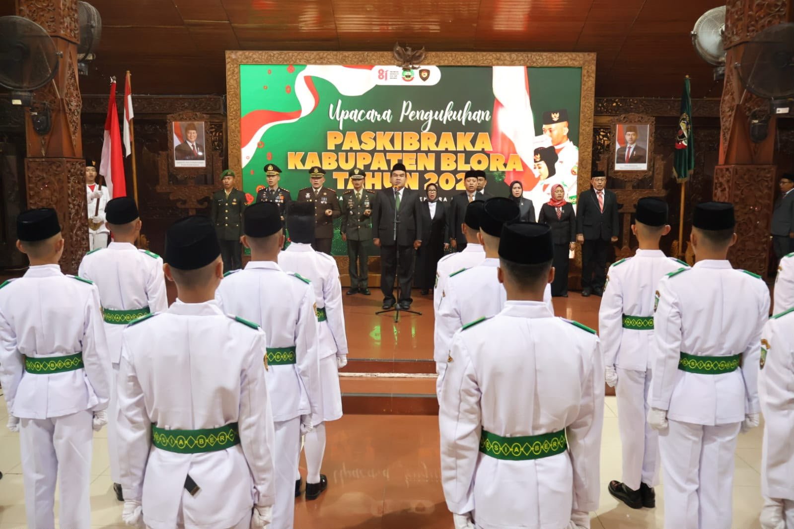 Paskibraka 2026: Siswa Sekolah Rakyat Dipeluk Bupati Blora, Tangis Haru Sang Ibu Pecah 2 IMG 20260816 WA0073