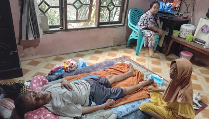 Solahudin 5 Tahun Terbaring karena Stroke, Keluarga Bertahan dari Jualan Air Isi Ulang