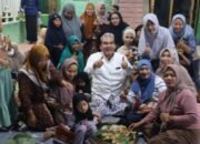 Bupati Blora Ikut “Buntel” Berkat Daun Jati di Tengah 218 Tumpeng Maulid