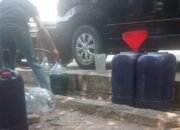 Dugaan Penimbunan Pertalite Terang-terangan di Kedoya Utara, Banyak Dirigen dan Galon Terlihat di Lokasi