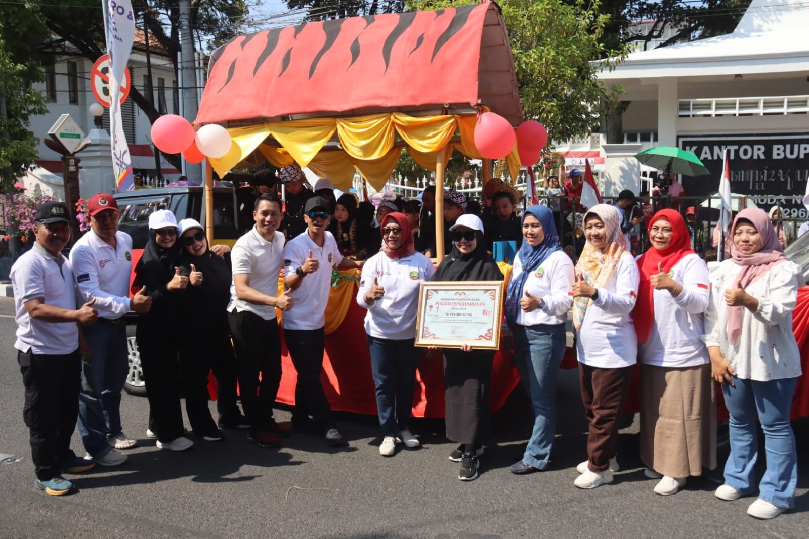 Pawai Pembangunan Blora 2026 Meledak! 300 Barongan Bandung dan 40 Barongsai Surabaya Bikin Heboh 1 IMG 20260830 WA0014