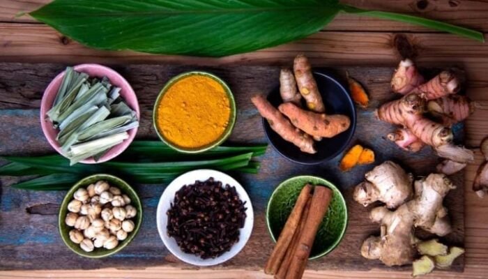 Bukan Cuma Bumbu Dapur, 8 Herbal Ini Punya Manfaat yang Sering Tak Disadari