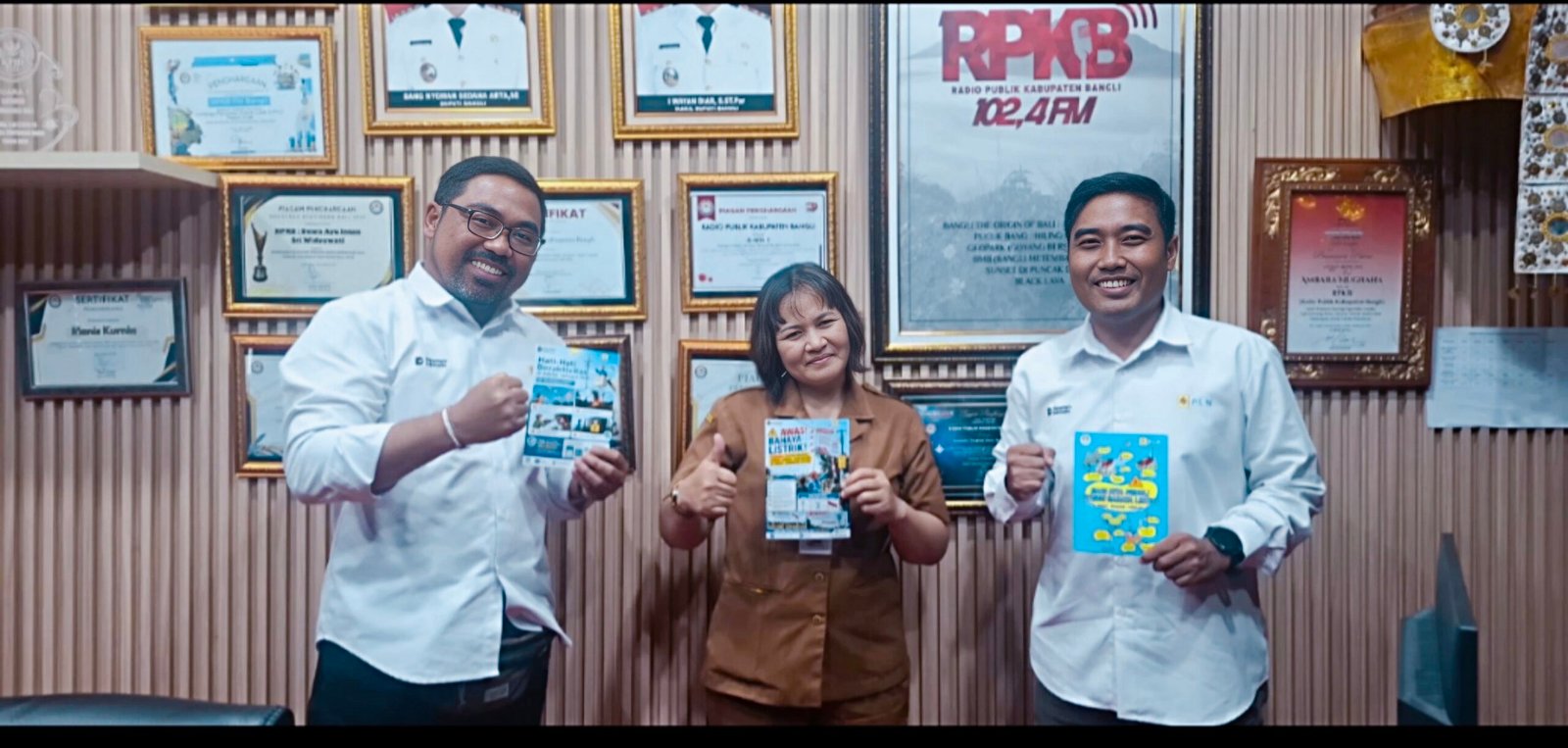 Sambut HUT RI ke-81, PLN Imbau Masyarakat Bangli Utamakan Keselamatan Saat Pasang Bendera dan Umbul-Umbul 1 IMG 20260812 182913 scaled