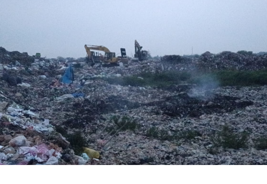 11,4 Miliar untuk Jalan TPA Jatiwaringin, Saat Asap Masih Mengepul 1 jATI WARINGIN