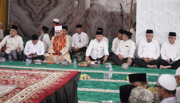 Gubernur Al Haris: Kekuasaan Milik Allah, Perbanyak Shalawat dan Doa