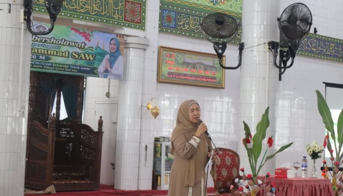 Jambi Bersholawat Terus Digelorakan, Hesti Haris Ajak Warga Perbanyak Sholawat