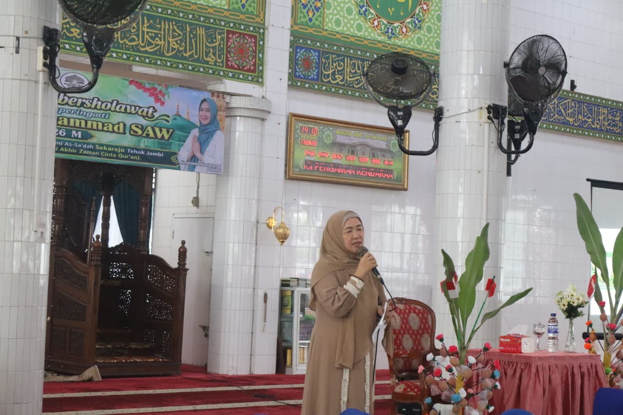 Jambi Bersholawat Terus Digelorakan, Hesti Haris Ajak Warga Perbanyak Sholawat 1 IMG 20260918 WA0054