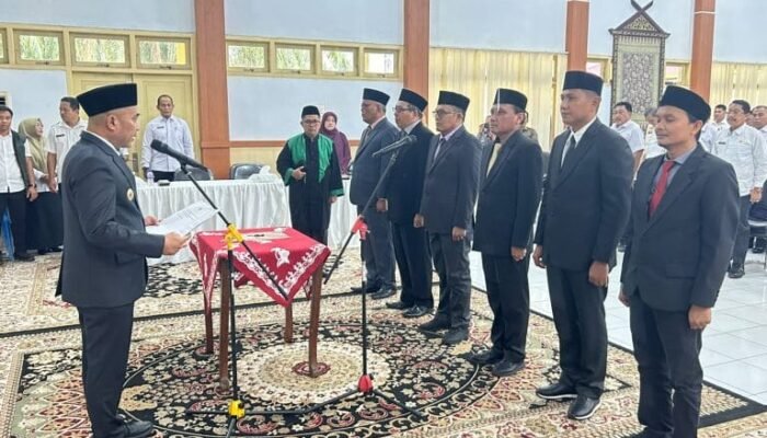 Bupati Bungo Lantik 6 Pejabat, Jabatan Strategis Diisi Pejabat Baru