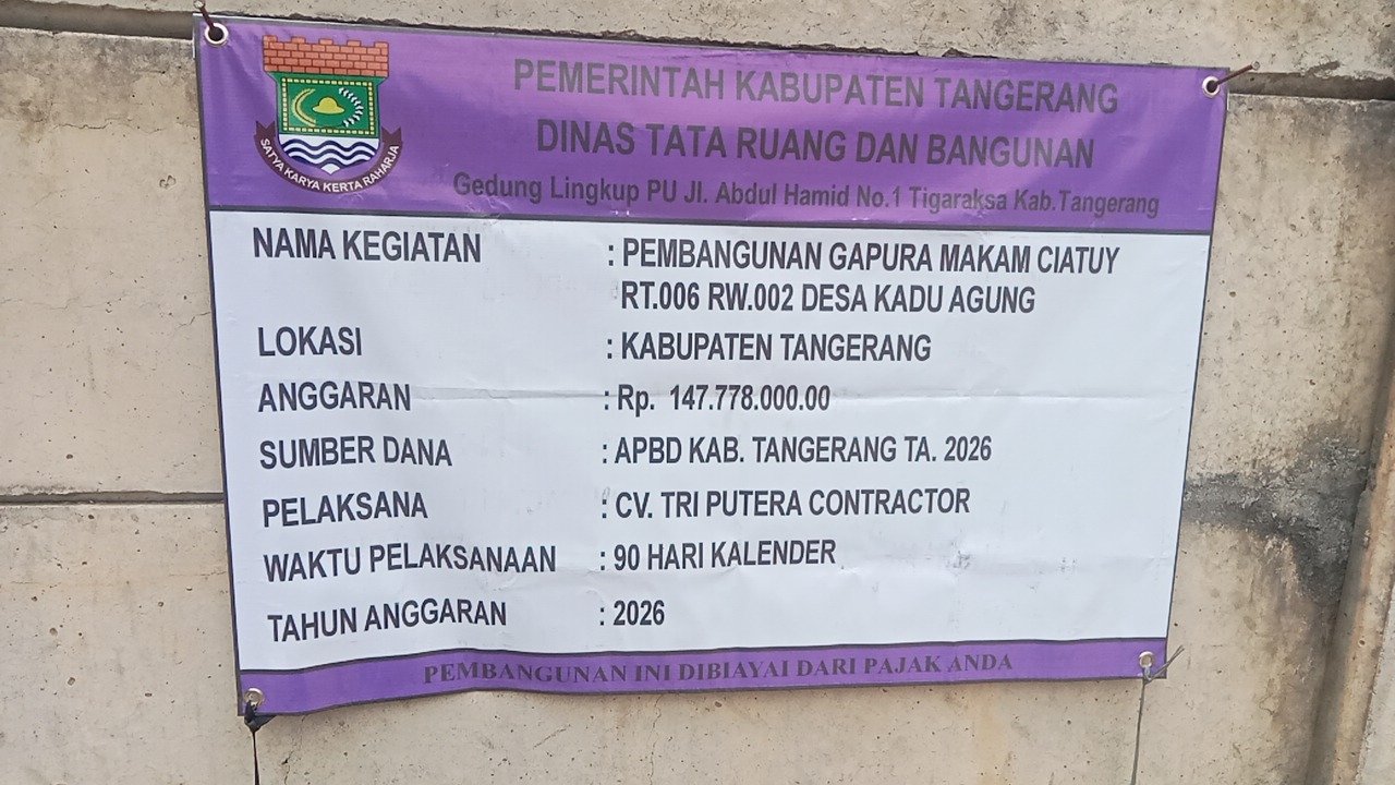 Proyek Gapura Makam Ciatuy Rp147 Juta Diduga Pakai Besi Kecil, Warga Minta Diperiksa 3 IMG 20260927 WA0019