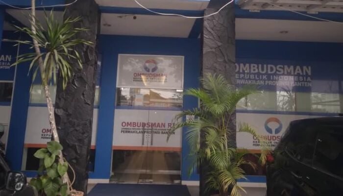 Kepala Puskesmas Cikeusal Dilaporkan ke Ombudsman, Diduga Blokir Wartawan Usai Berita Keluhan Layanan