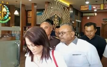 Kejari Denpasar Eksekusi Advokat Togar Situmorang ke Lapas Kerobokan 4 IMG 20260925 044458