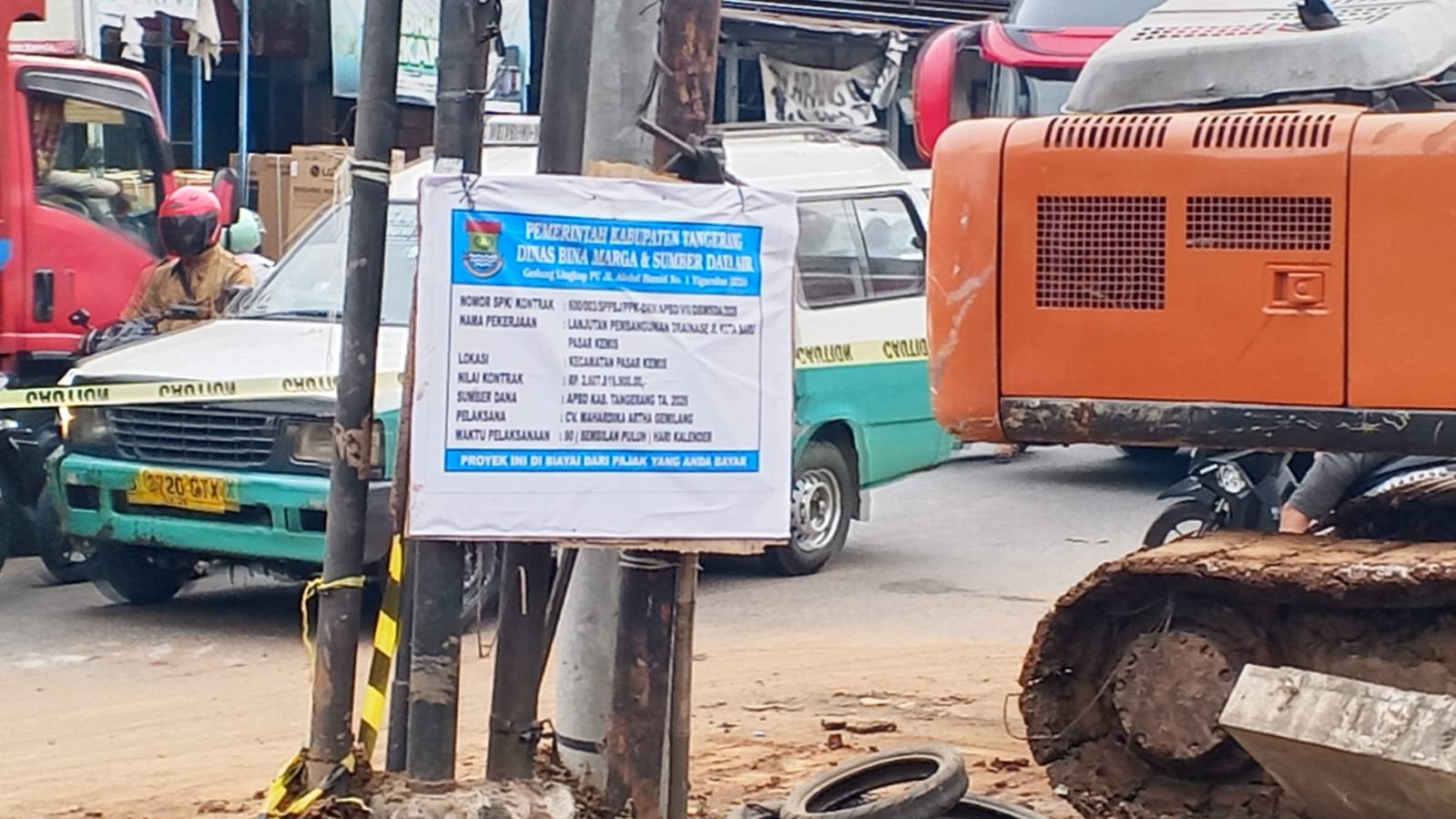 Proyek Drainase Kutabaru Rp2,6 Miliar Bikin Macet Parah, Siapa Bertanggung Jawab? 3 IMG 20261007 WA00341