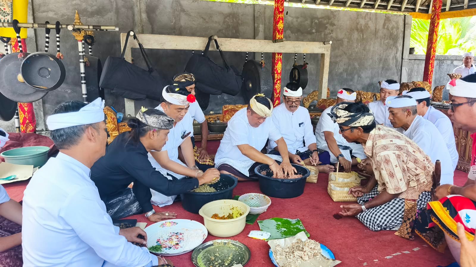Bupati Bangli Ikuti Tumpek Wayang, Lestarikan Budaya Bali 1 IMG 20261010 WA0115