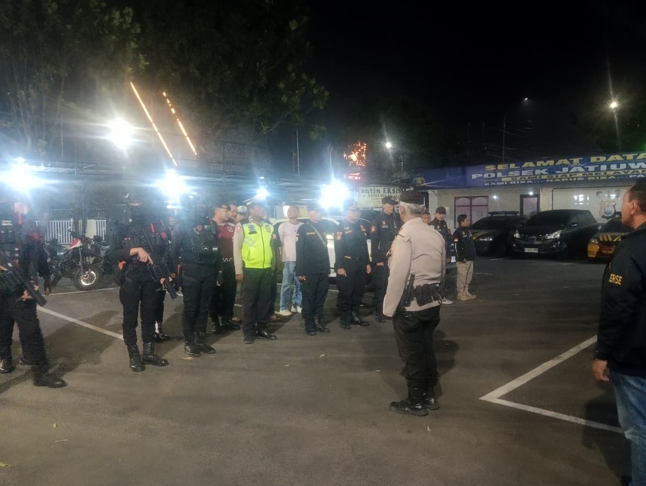 Razia Polsek Jatiuwung, 28 Personel Sisir Titik Rawan Guantibmas 3 IMG 20261011 WA0013