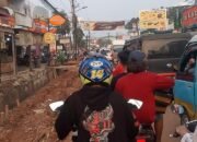 Proyek Drainase Kutabaru Rp2,6 Miliar Bikin Macet Parah, Siapa Bertanggung Jawab? 10 IMG 20261012 WA0053