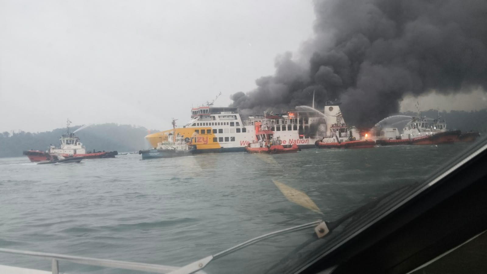 Kebakaran KMP Batu Mandi di Selat Sunda, Evakuasi Penumpang Masih Berlangsung 1 IMG 20261020 WA0061