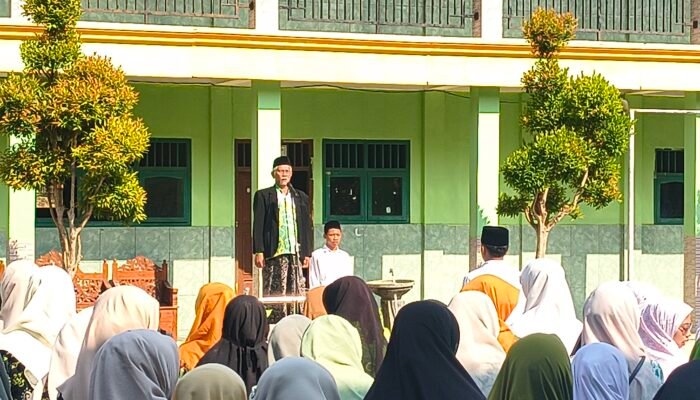 Ketua MWC NU Todanan: Santri Teladan Akhlak, Pejabat Harus Jujur dan Adil