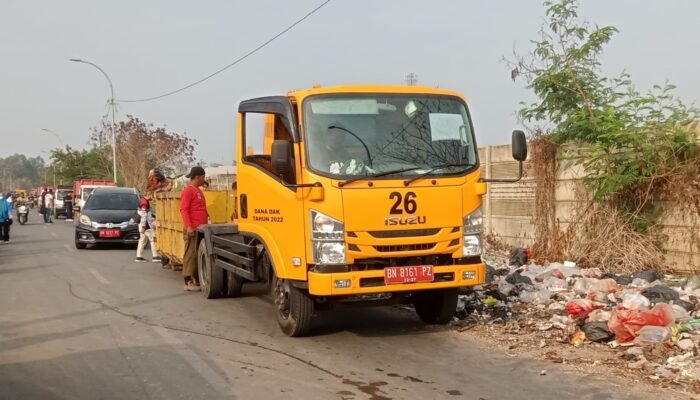 Sampah Liar Pangkalpinang Dibersihkan 9 Armada, DLH Siapkan Solusi Permanen