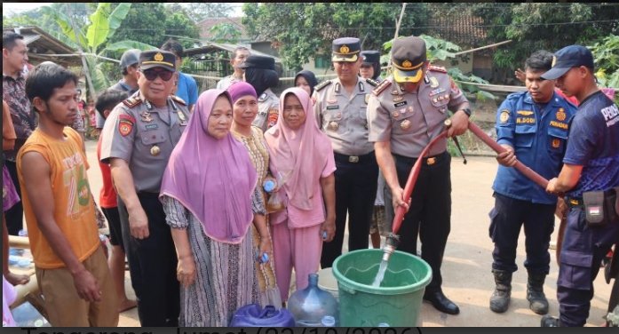 Polresta Tangerang Salurkan 3.000 Liter Air Bersih untuk 300 KK di Sindang Jaya 1 IMG 20261024 WA0005