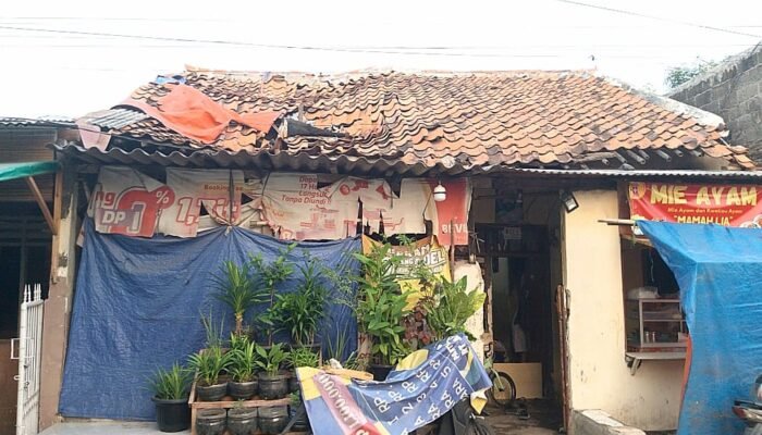 Miris! Tiga Bersaudara Yatim Piatu di Kutabumi Bertahan di Rumah Nyaris Roboh, Perhatian Pemerintah Dipertanyakan