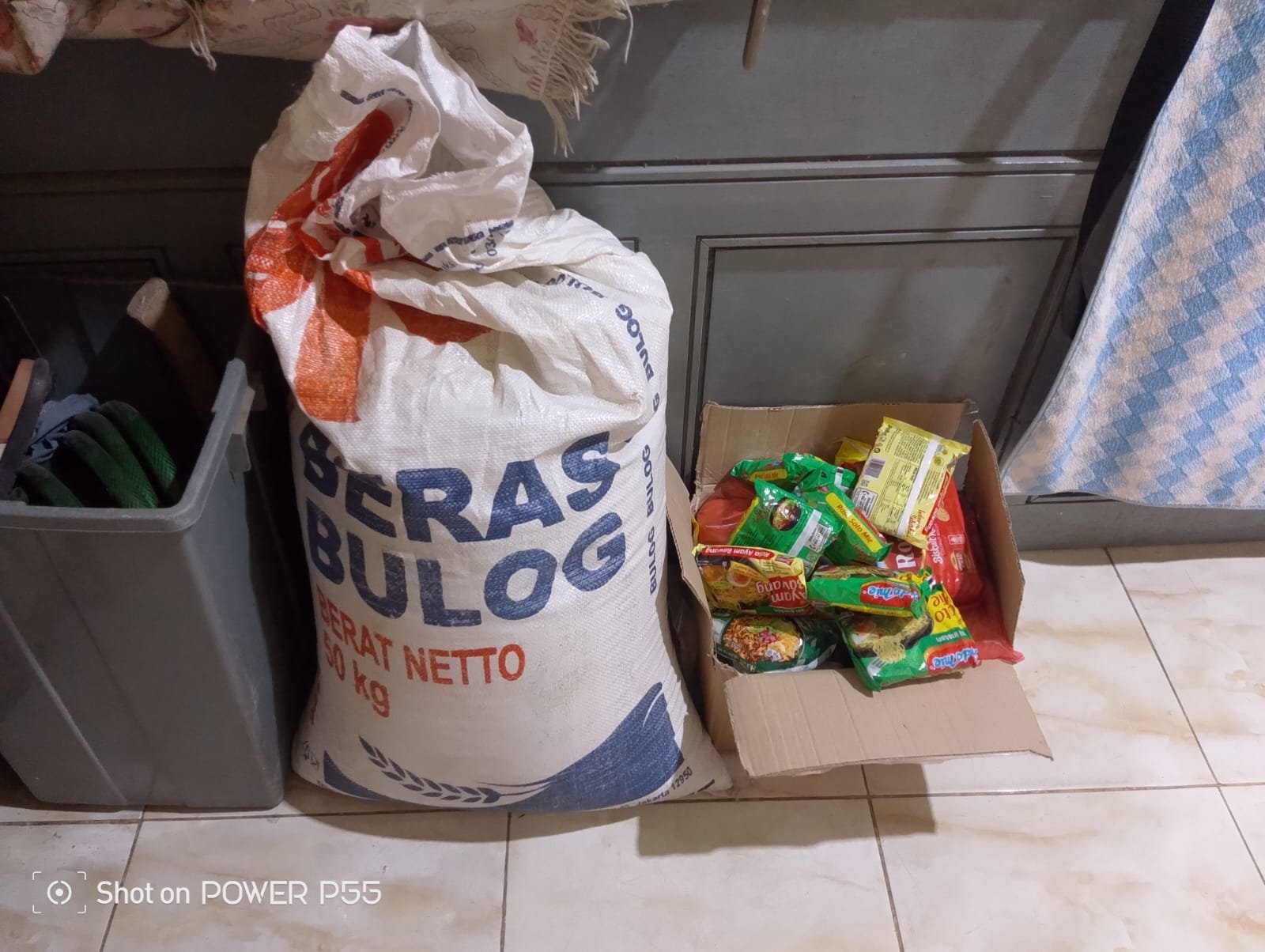Rumah Nyaris Roboh di Kutabumi, Lurah dan Camat Turun Bawa Sembako, Renovasi Disebut Menunggu 2027 3 IMG 20261027 WA0058