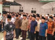 Ketua DPRD Bungo Hadiri Pelepasan Jenazah Kadishub H.M. Zen 12 IMG 20261027 WA0105